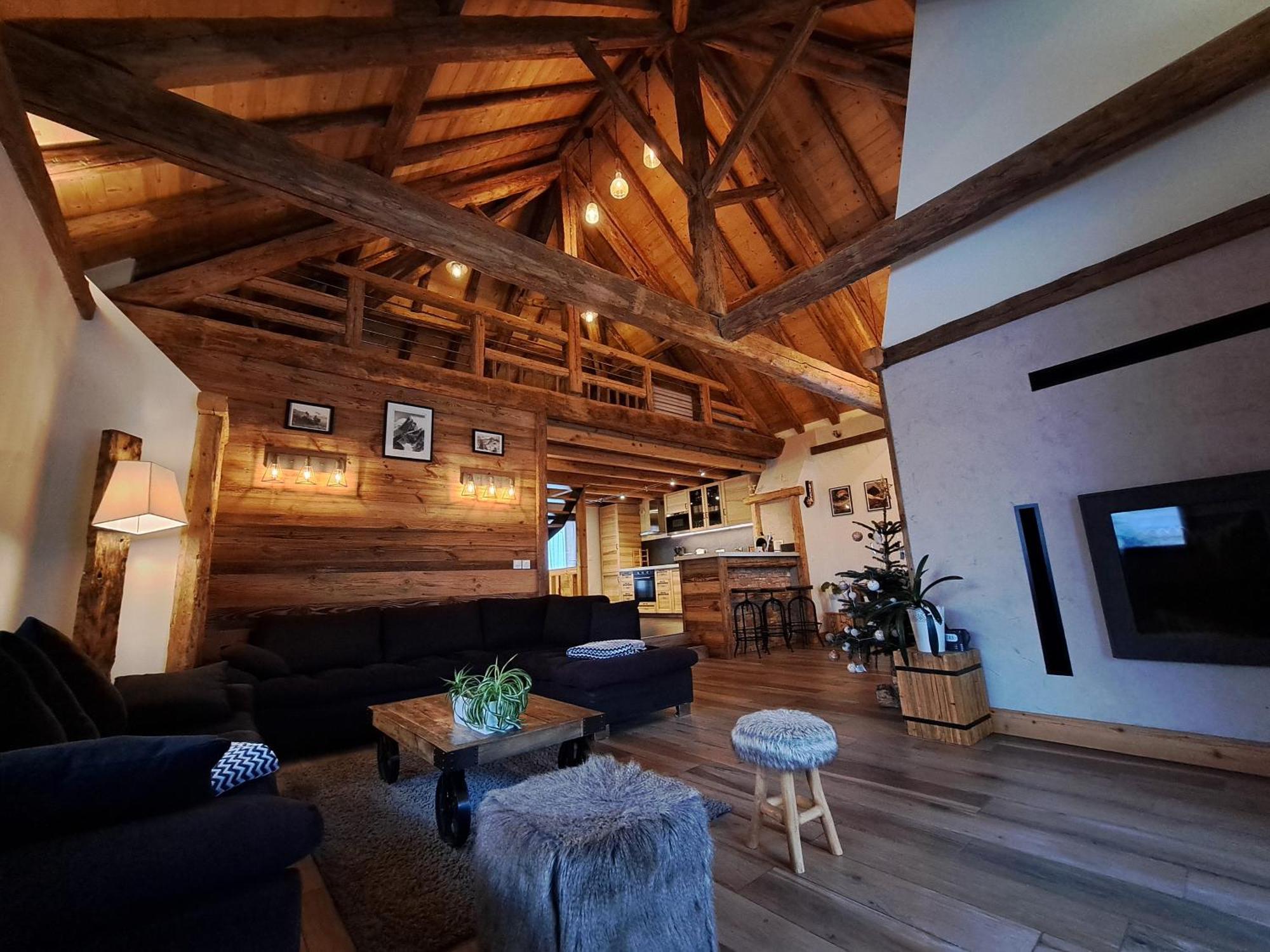 Chalet Augustin Villa วูจานีย์ ภายนอก รูปภาพ