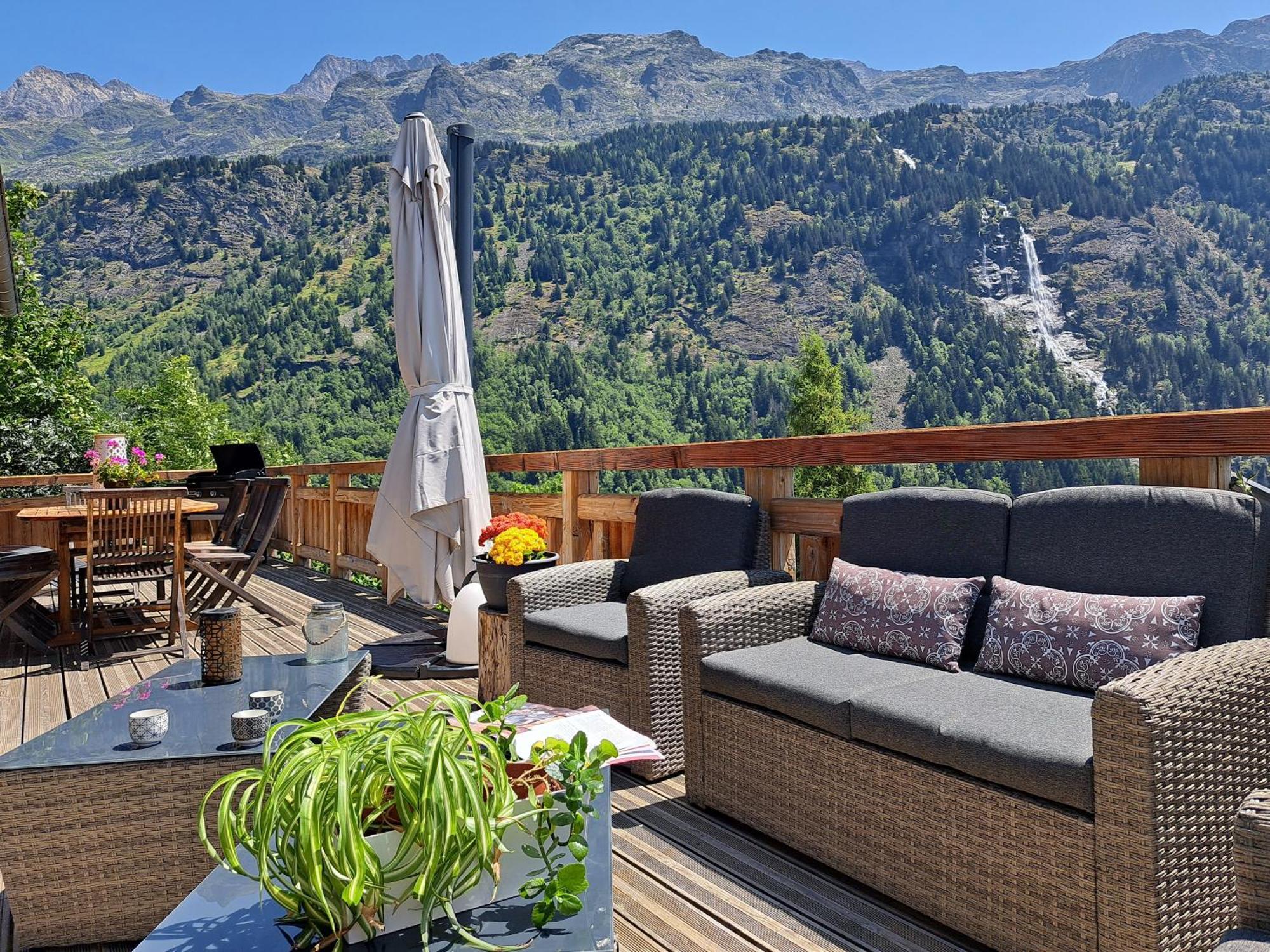Chalet Augustin Villa วูจานีย์ ภายนอก รูปภาพ